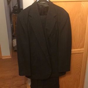 2 piece men’s Haggarcsuit